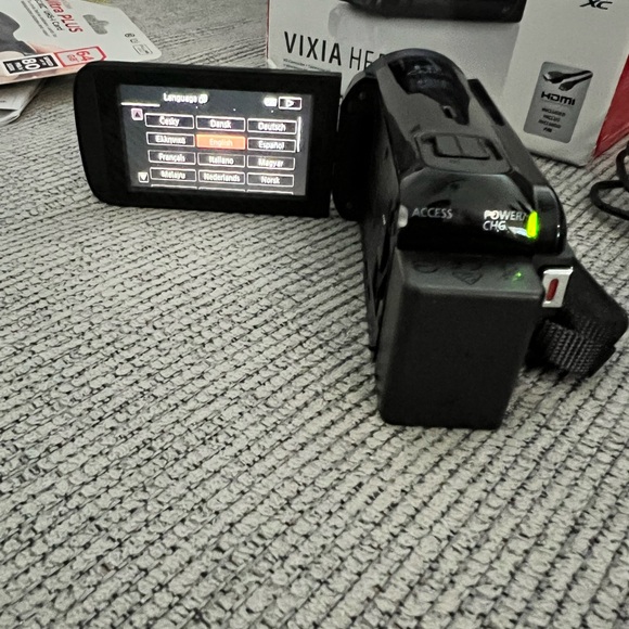 Canon VIXIA HF R600 Full HD Camcorder Black Used 1x - Picture 2 of 6